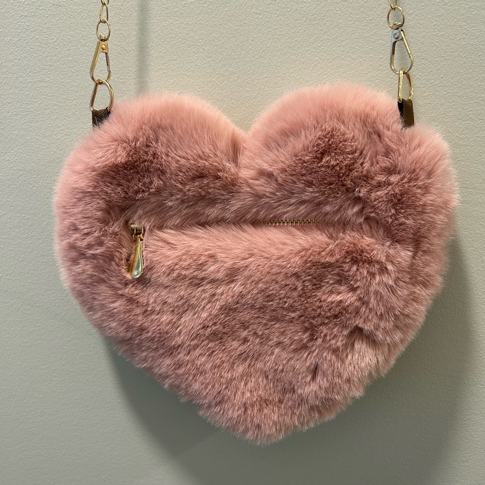 π₯ππ₯Heart-Shaped Pink Plush Crossbody Bag